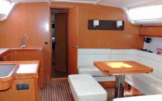 Velero Bavaria 51