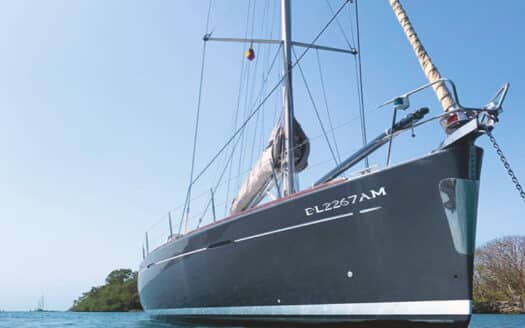 Velero Beneteau 47