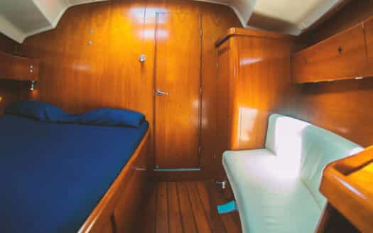 Velero Beneteau 47