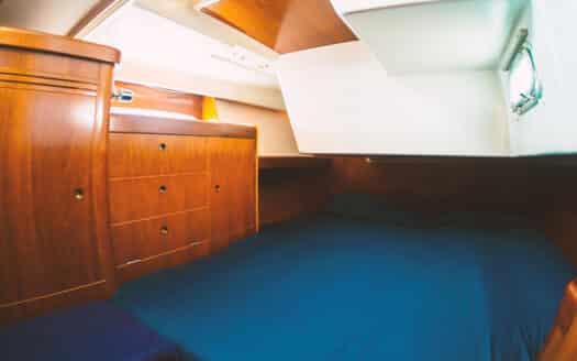 Velero Beneteau 47