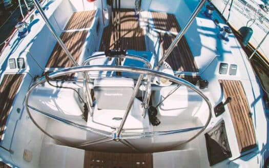 Velero Beneteau 47
