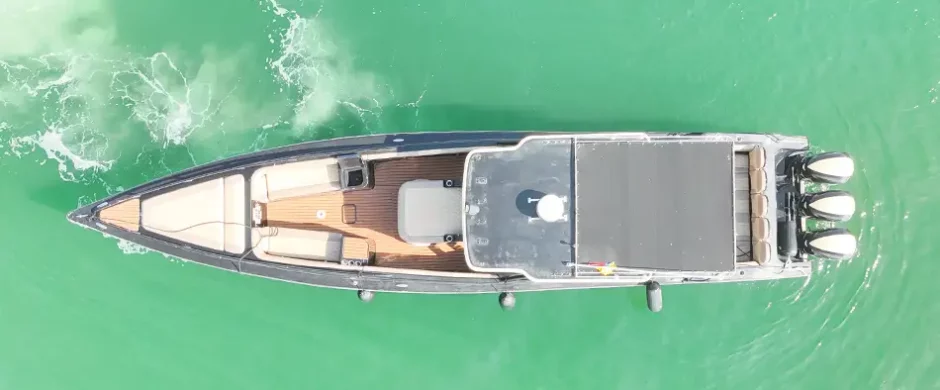 Powerboat FA46 Pies