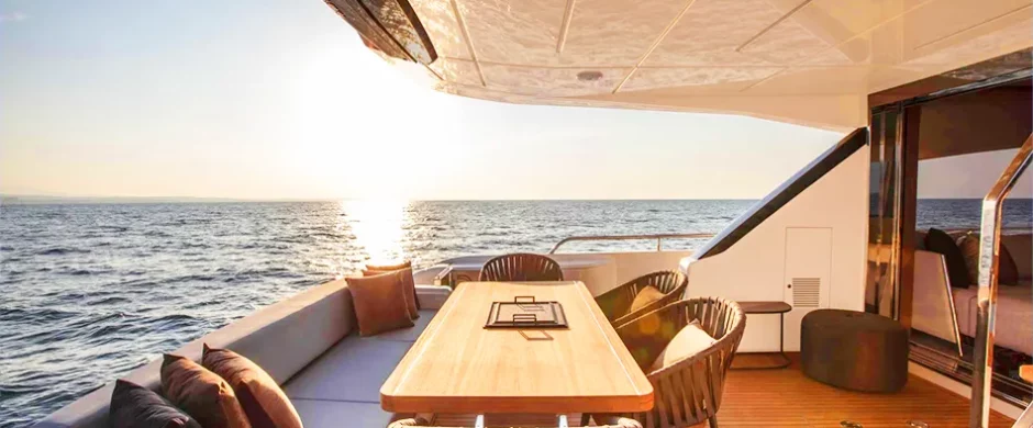 NUEVO Ferretti 720 Flybridge