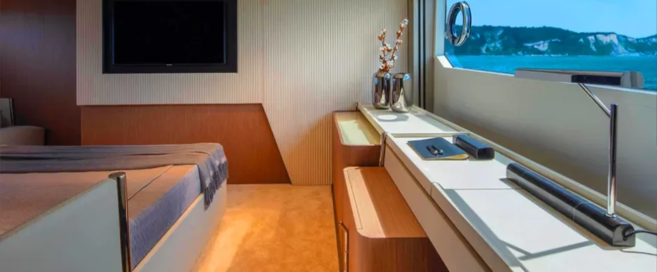 NUEVO Ferretti 720 Flybridge